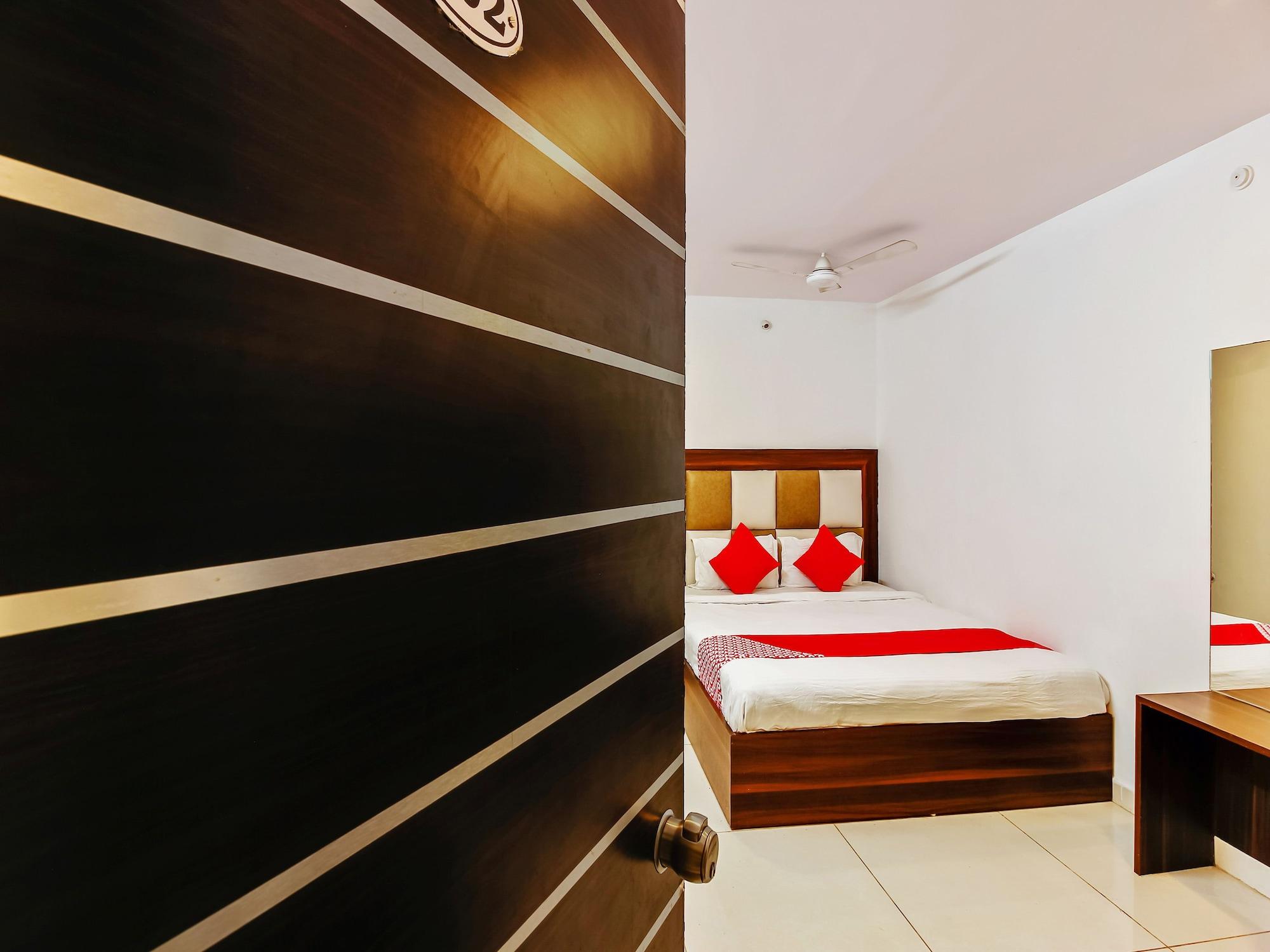 שמשבאד Oyo 29131 Hotel Mn Grand מראה חיצוני תמונה