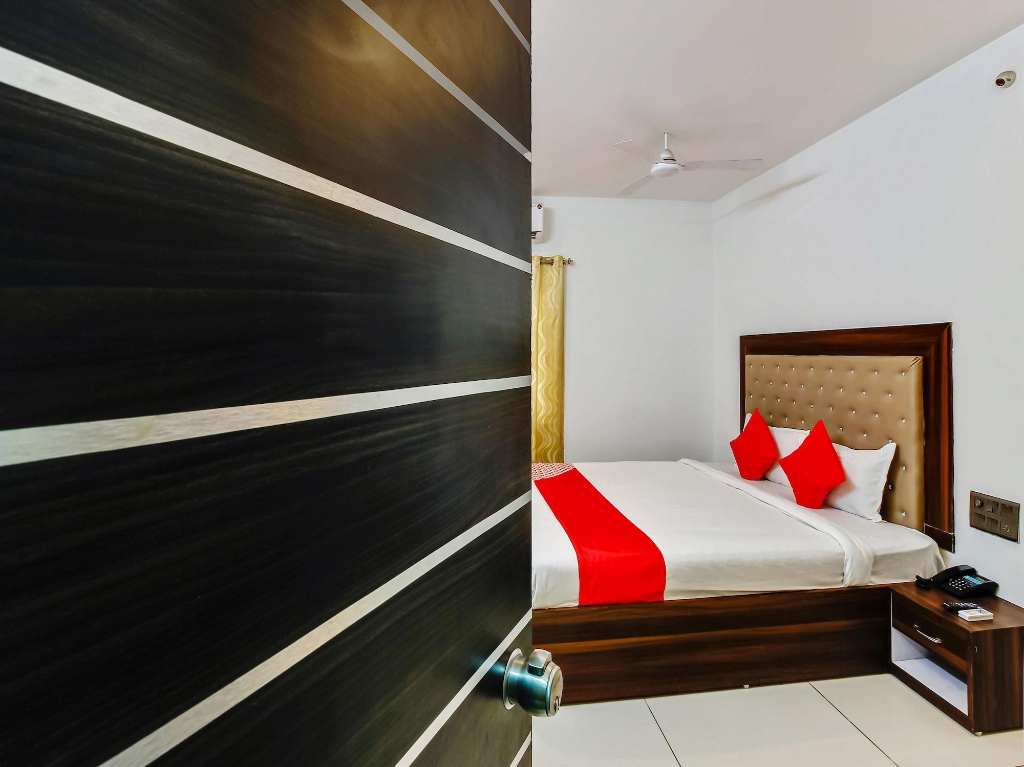 שמשבאד Oyo 29131 Hotel Mn Grand מראה חיצוני תמונה